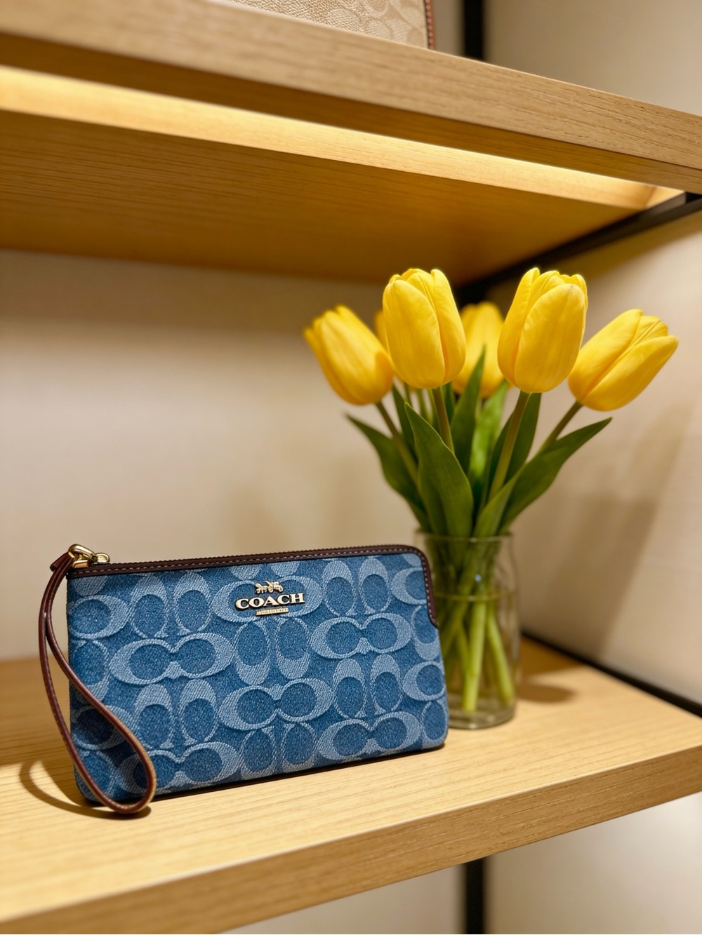 Large Coach Denim Wristlet In Signature Denim - Picture 1 of 2